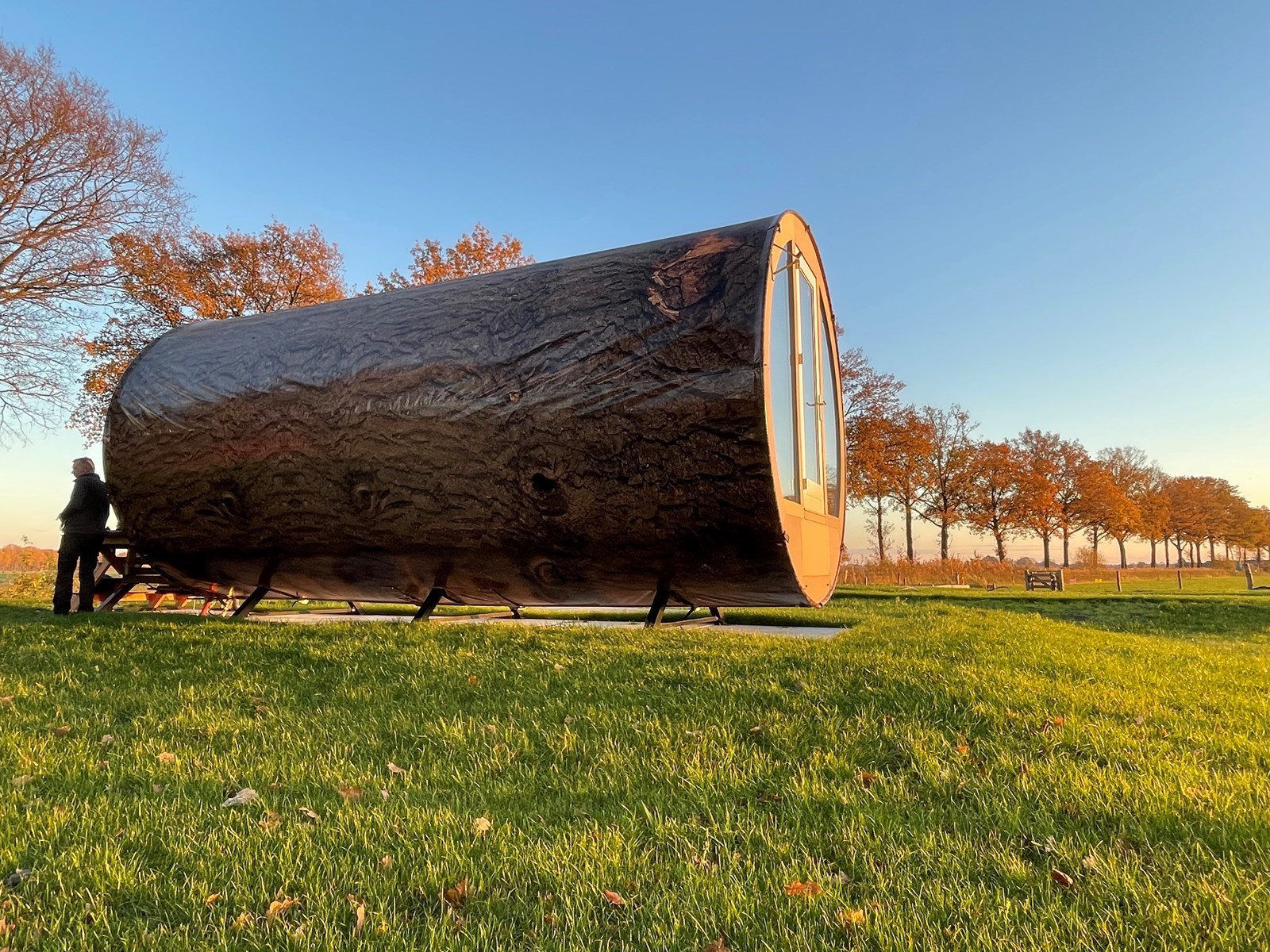 Unieke Eco-lodge in de vorm van een boomstam