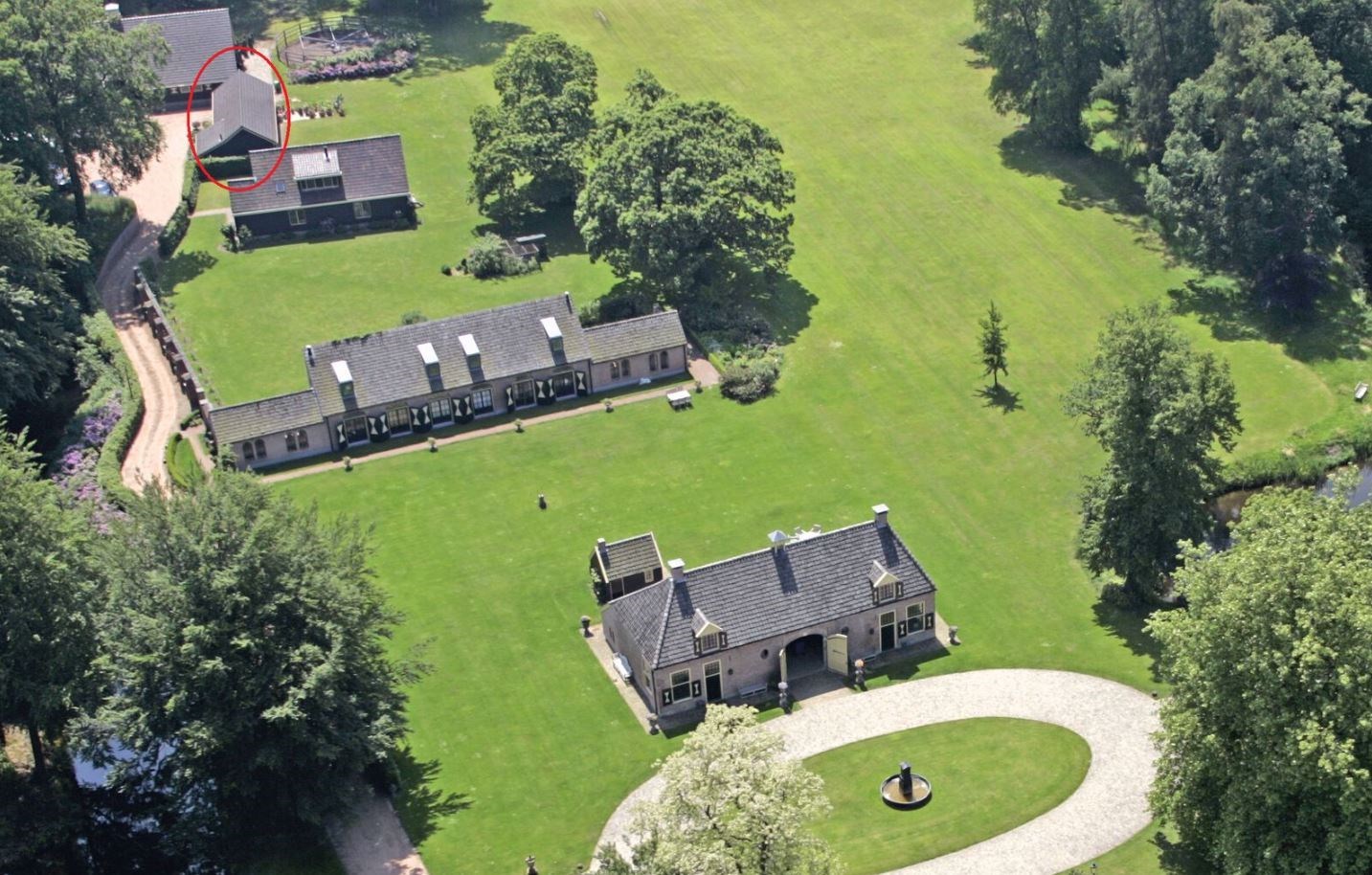 Bijzonder vakantiehuis aan de bosrand van een historisch landgoed