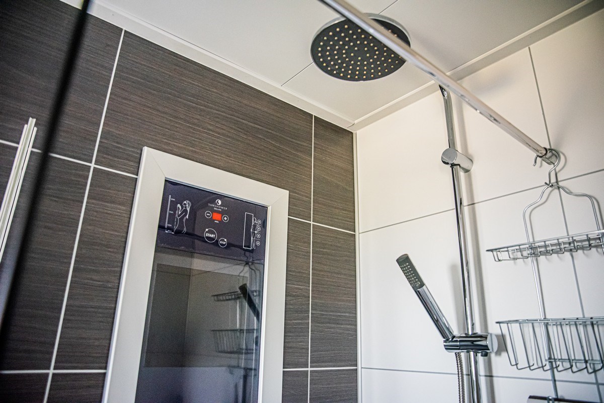 Wellness vakantiehuisje met jacuzzi, barrelsauna en sunshower