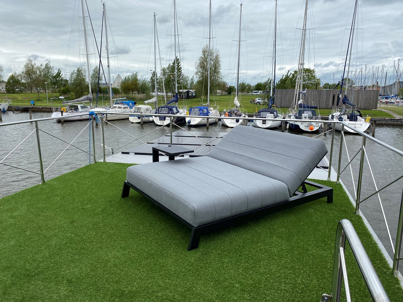 Luxe Houseboat met fantastisch uitzicht