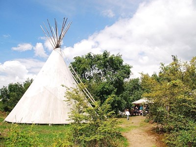 Indianen tipi voor 4 personen op een onbewoond eiland Indianen tipi voor 4 personen op een onbewoond eiland