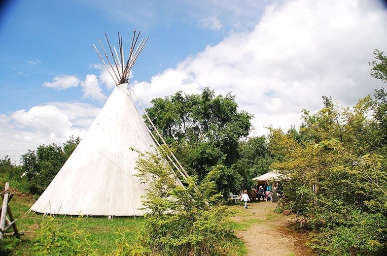 Indianen tipi voor 4 personen op een onbewoond eiland