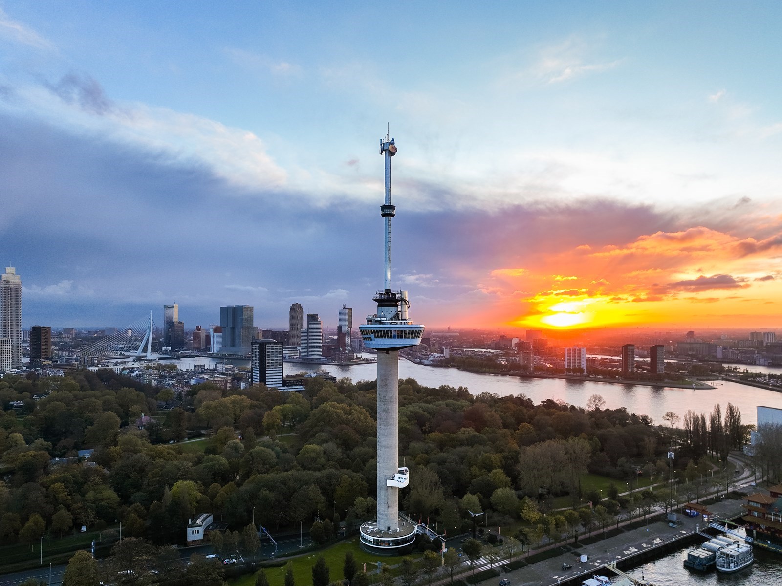 Slapen bovenop de Euromast in Rotterdam