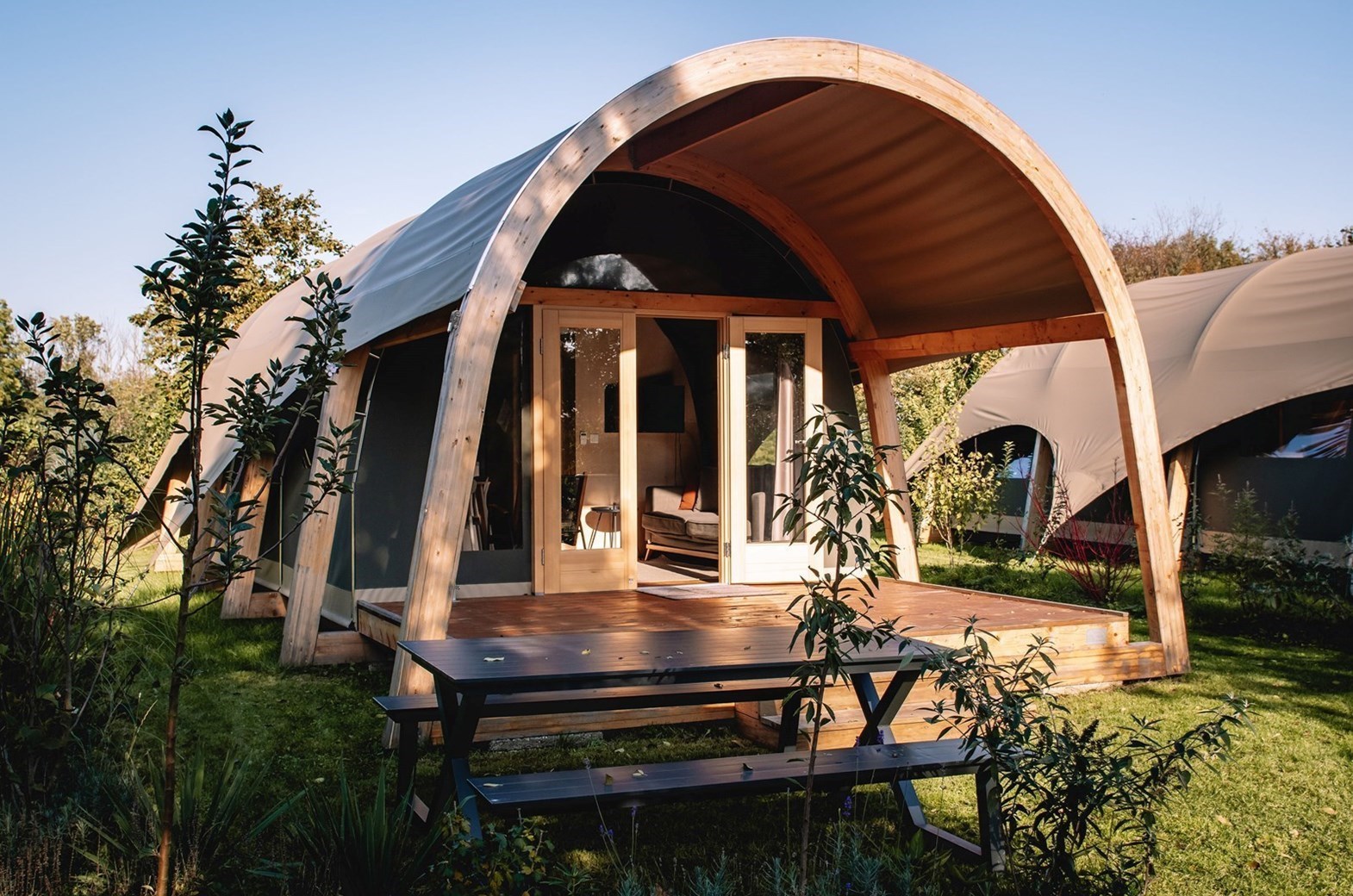 Glamping in een luxe Duin Glamp tent