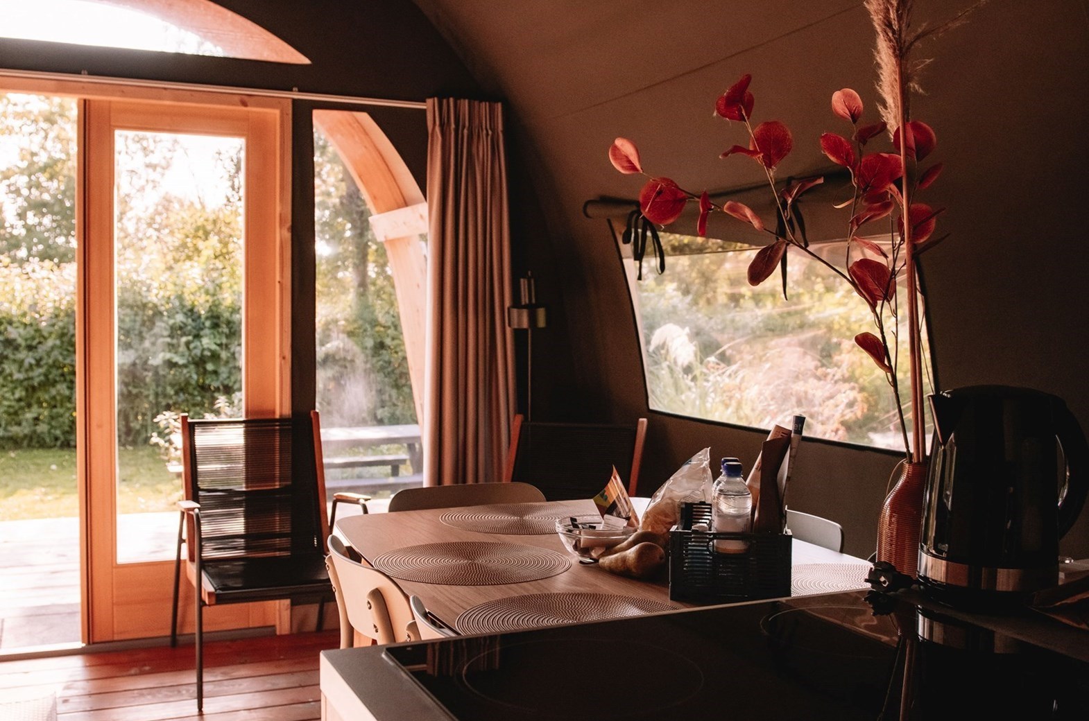 Glamping in een luxe Duin Glamp tent