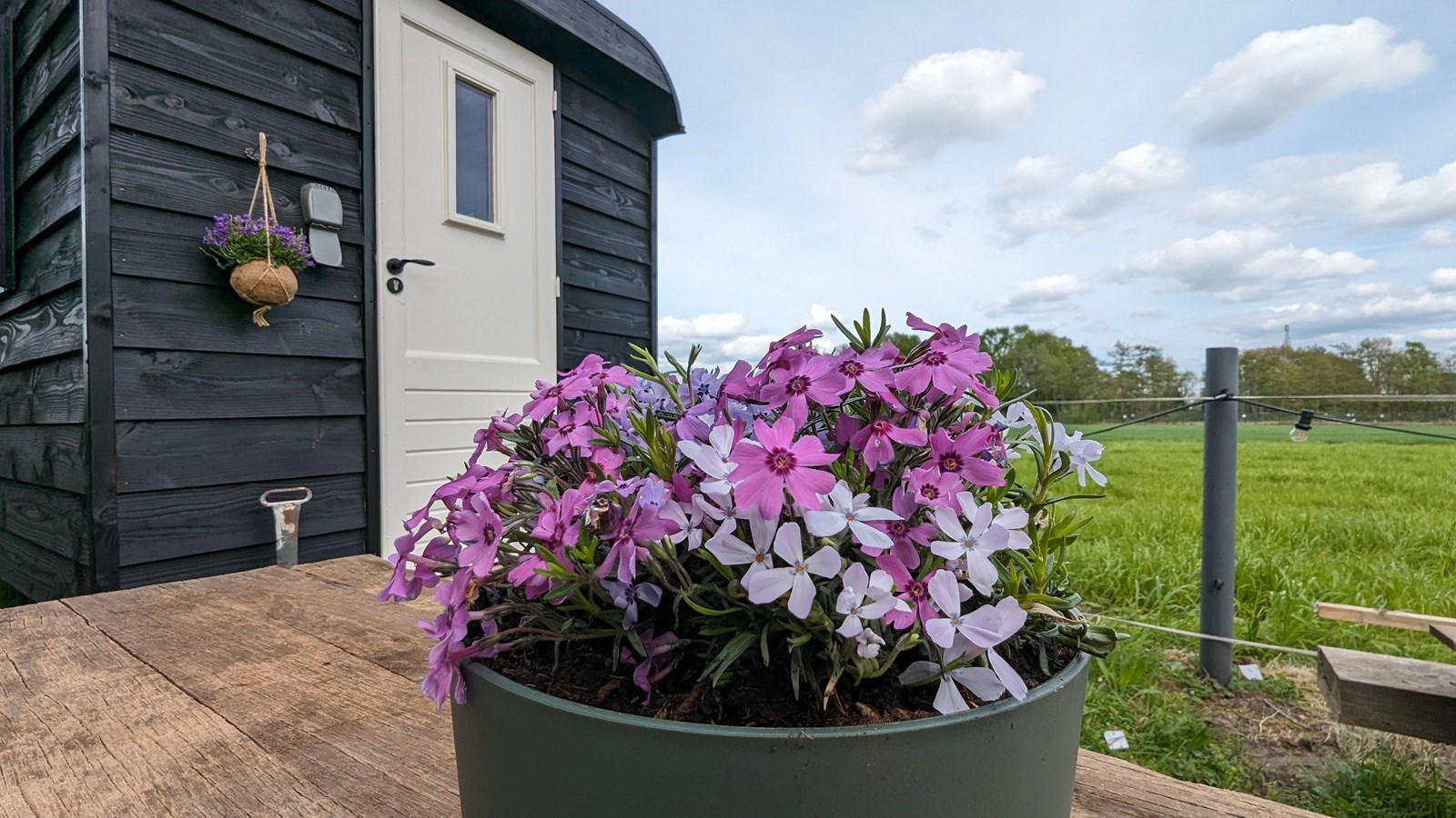 Authentieke romantische Pipowagen in een voormalig Frietkot