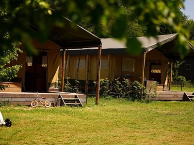 Luxe 6 persoons Lodgetent op een Natuurkampeerterrein Luxe 6 persoons Lodgetent op een Natuurkampeerterrein