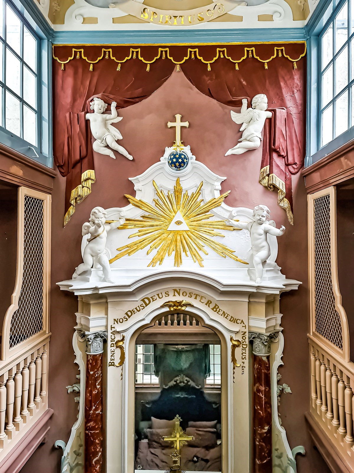 Unieke overnachting in een verborgen Kapel in het centrum van Amsterdam