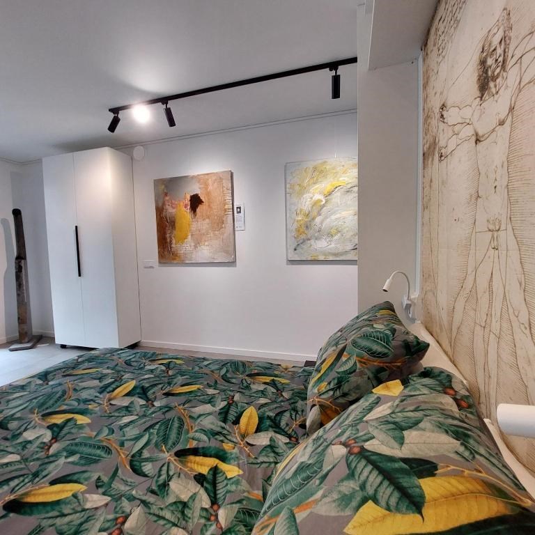 Slapen tussen de kunst in een echte kunstgalerie