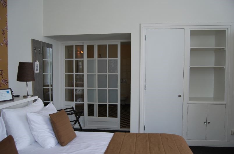 Luxe kamer in de voormalige strafkolonie van Veenhuizen