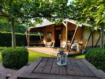 Glamping in een Safaritent met een hottub Glamping in een Safaritent met een hottub