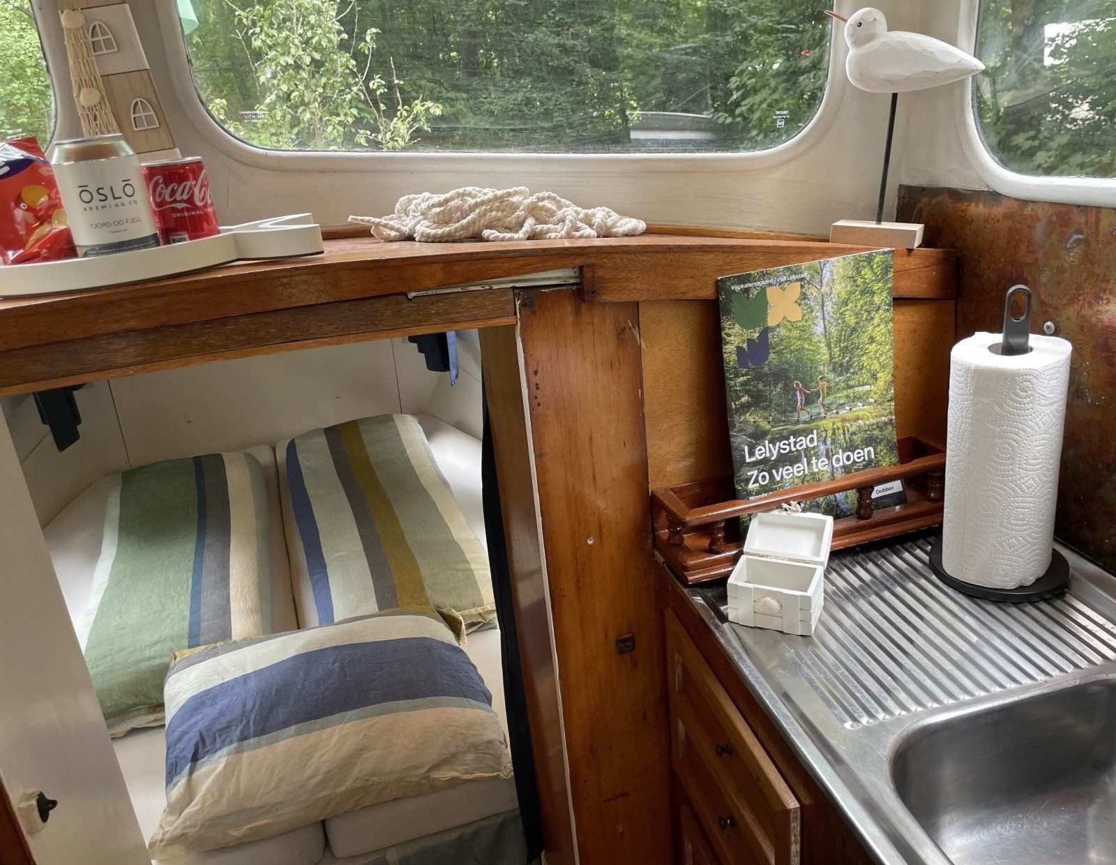 Unieke overnachting in een Kajuitboot op het droge