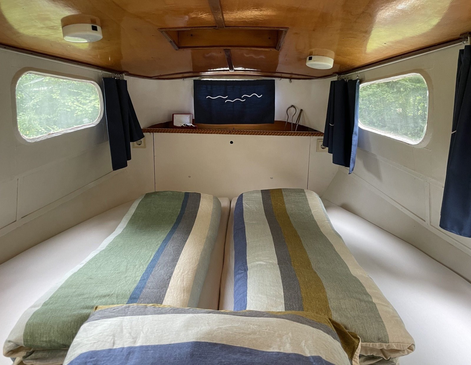 Unieke overnachting in een Kajuitboot op het droge