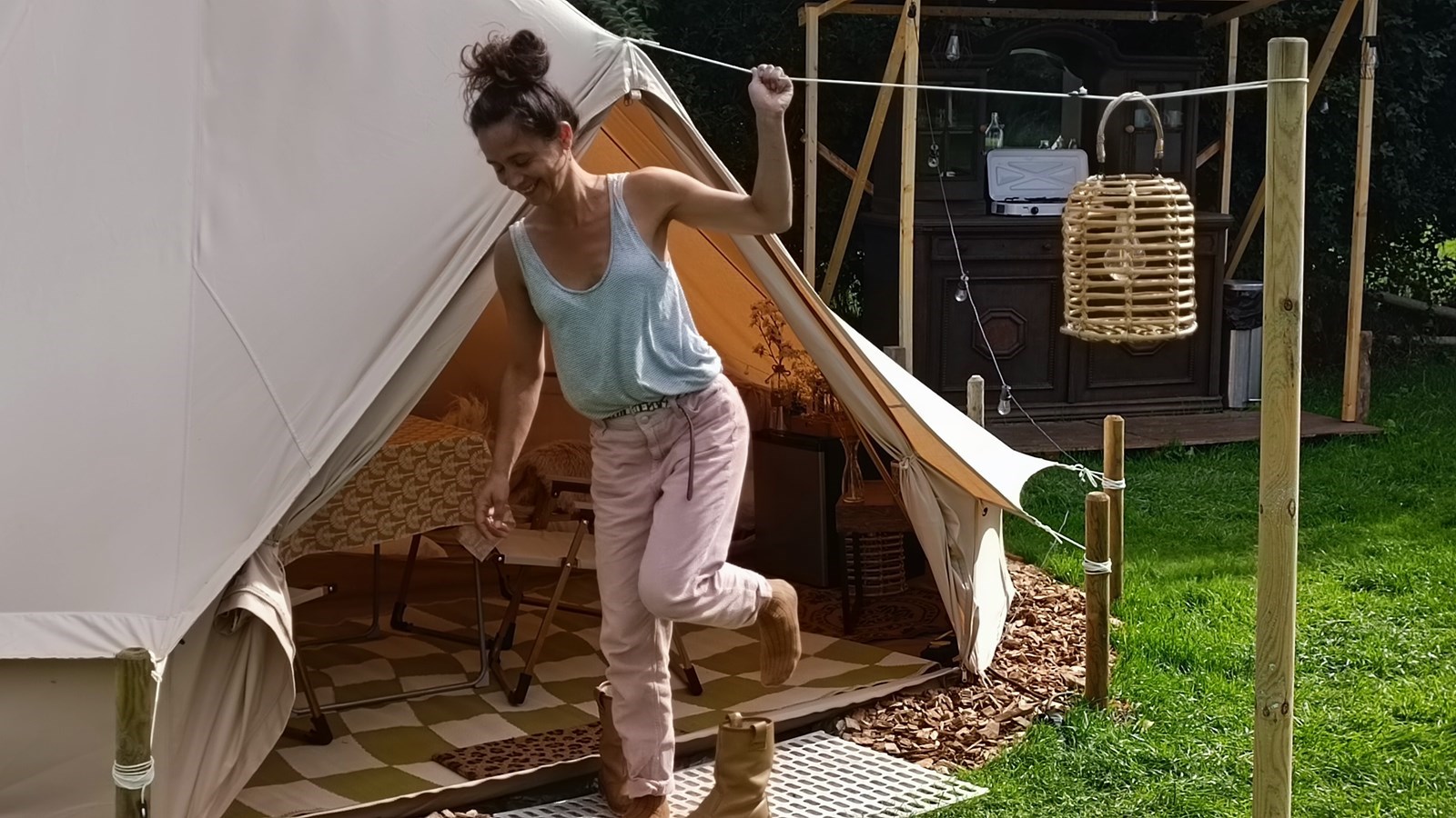 Bell tent op een kleinschalige camping in Friesland