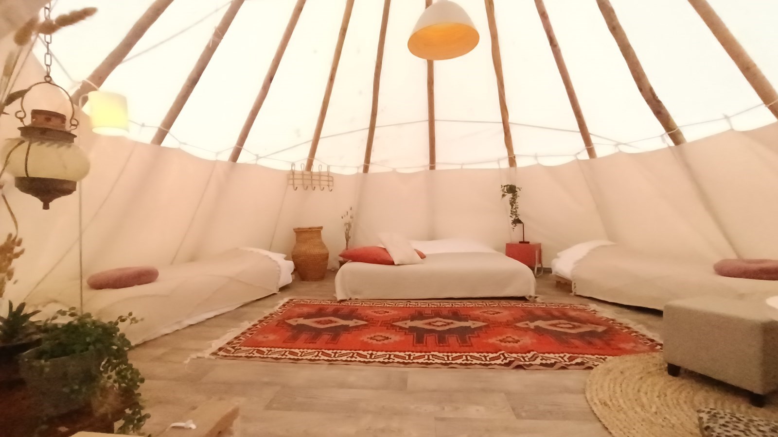 Origineel overnachten in een Tipi met je eigen kano