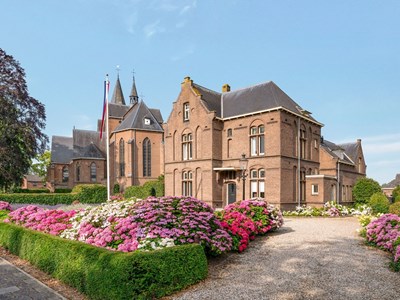 Overnachten in een monumentale Pastorie uit 1918 Overnachten in een monumentale Pastorie uit 1918