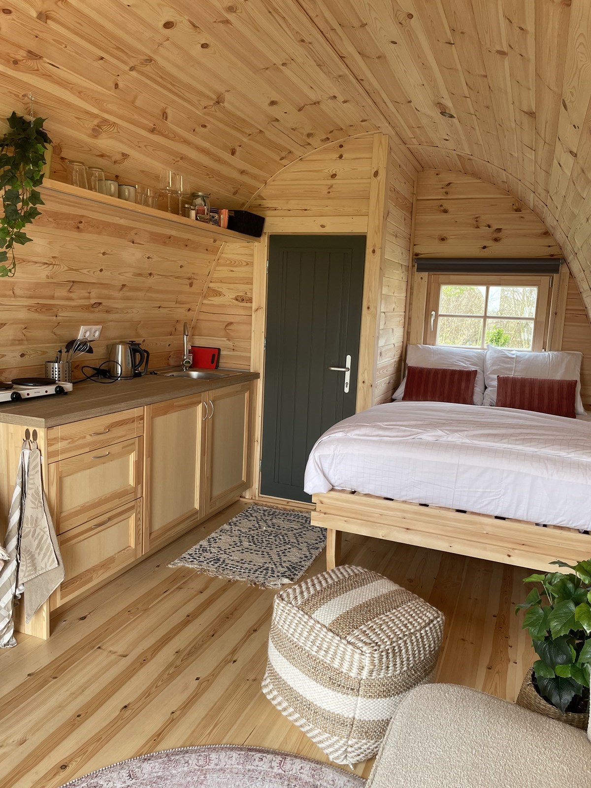 Knusse POD tegen de duinen en op 10 minuten van het strand