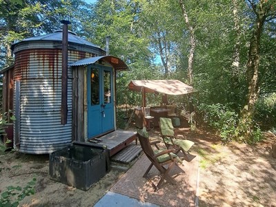 Ludieke Silo met uitzicht op het meer Ludieke Silo met uitzicht op het meer