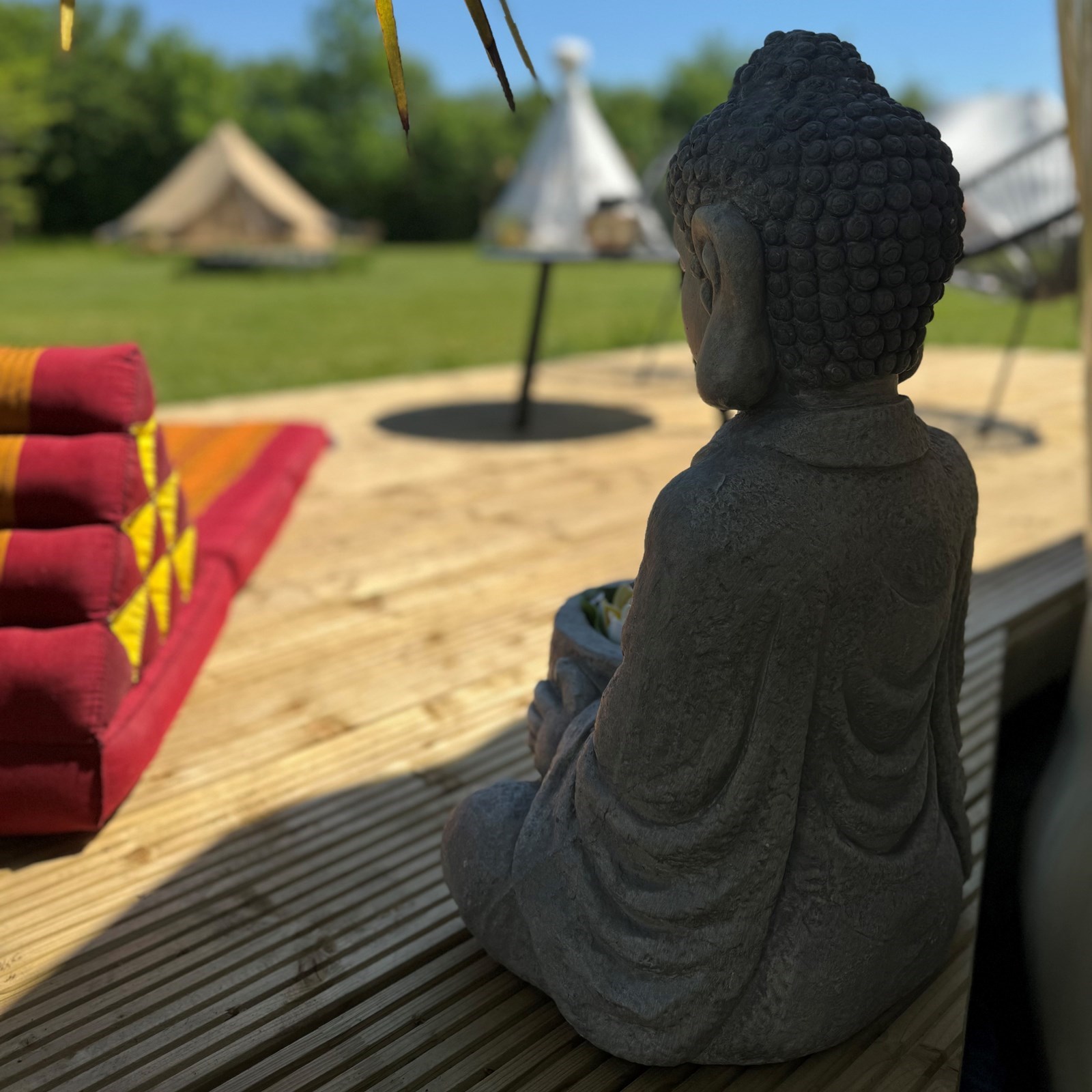 Slapen in een Thaise Dome met sterrendak