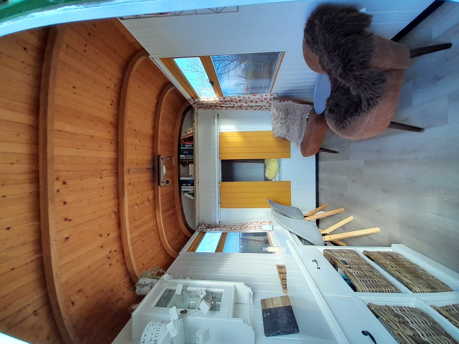 Logeren in een Pipowagen met bedstee