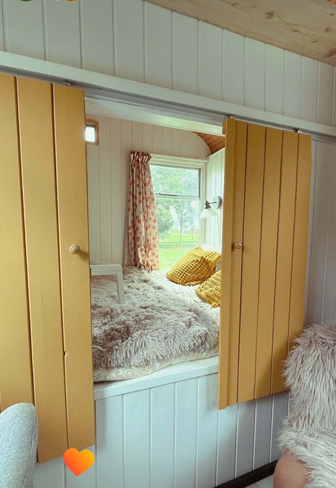 Logeren in een Pipowagen met bedstee