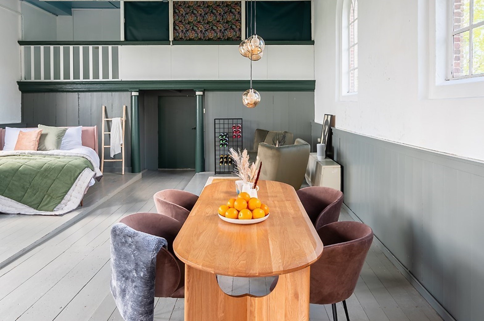 Kerkje uit 1621 met verrassend hippe inrichting