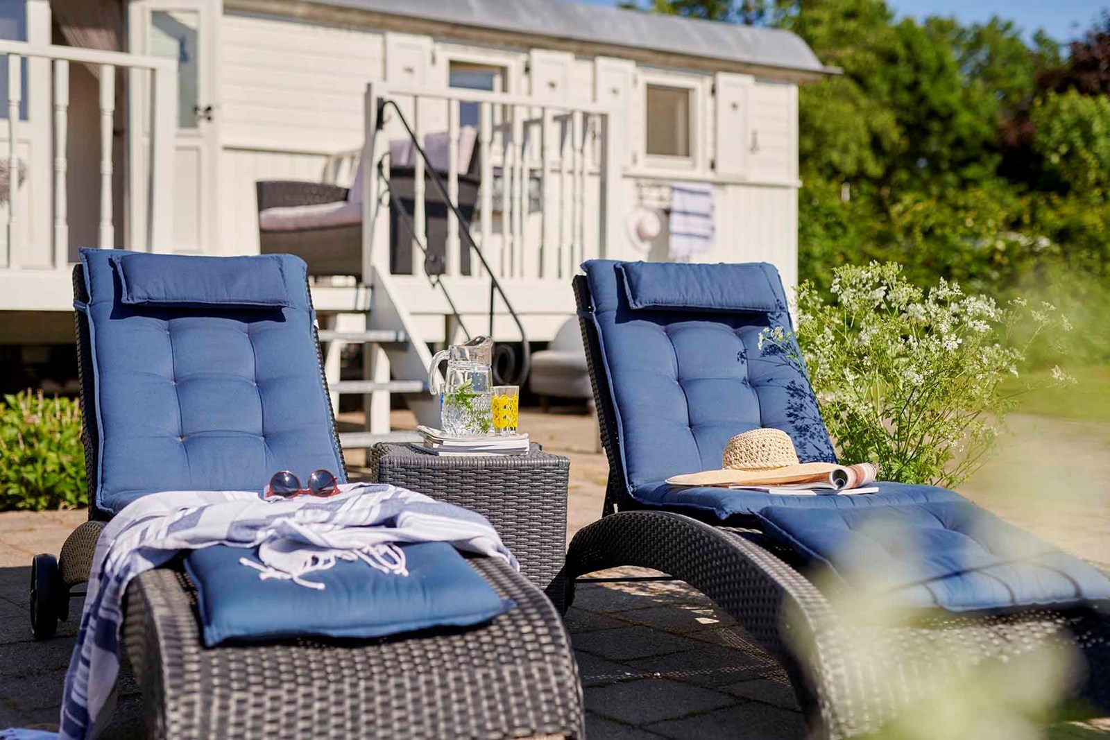 Superdeluxe Pipowagen met hottub, zwembad, airco & verwarming