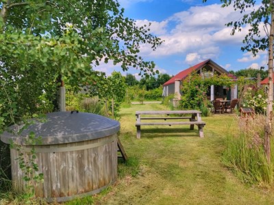 Duurzaam Tiny house met hottub Duurzaam Tiny house met hottub
