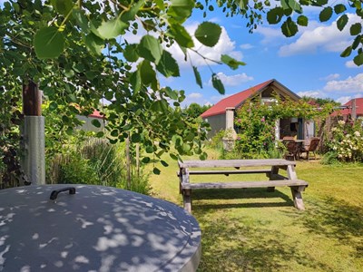 Duurzaam Tiny house met hottub Duurzaam Tiny house met hottub