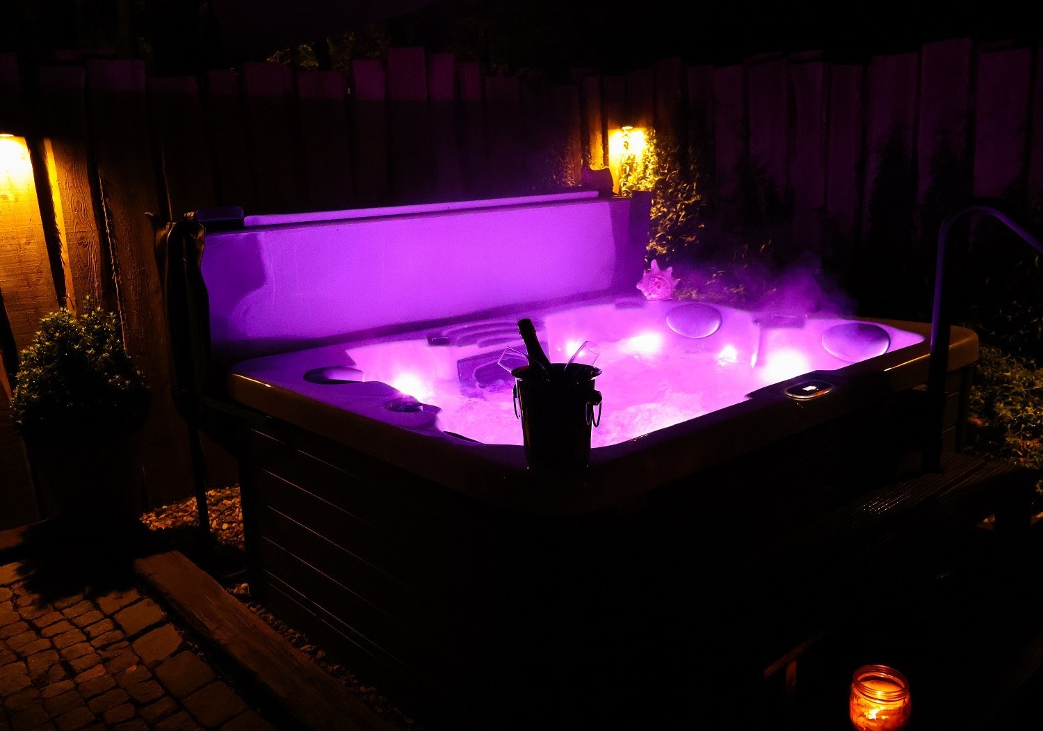 Wellnesshuisje met sauna en jacuzzi