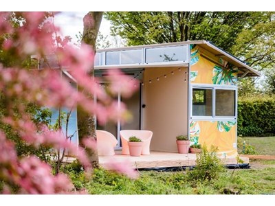 Ibiza Lodge met privé hottub in Limburg Ibiza Lodge met privé hottub in Limburg