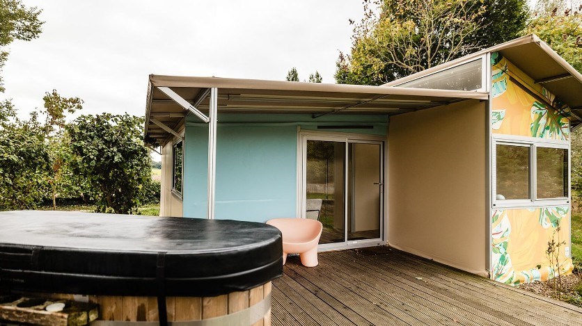 Ibiza Lodge met privé hottub in Limburg