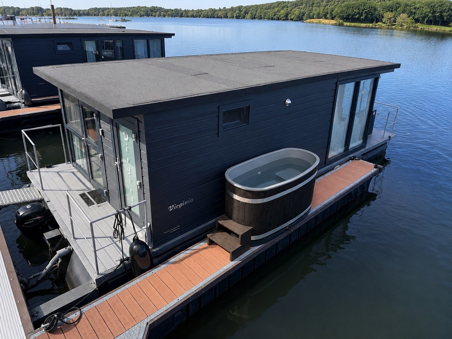 Houseboat met duo hottub en uitzicht over de Mookerplas