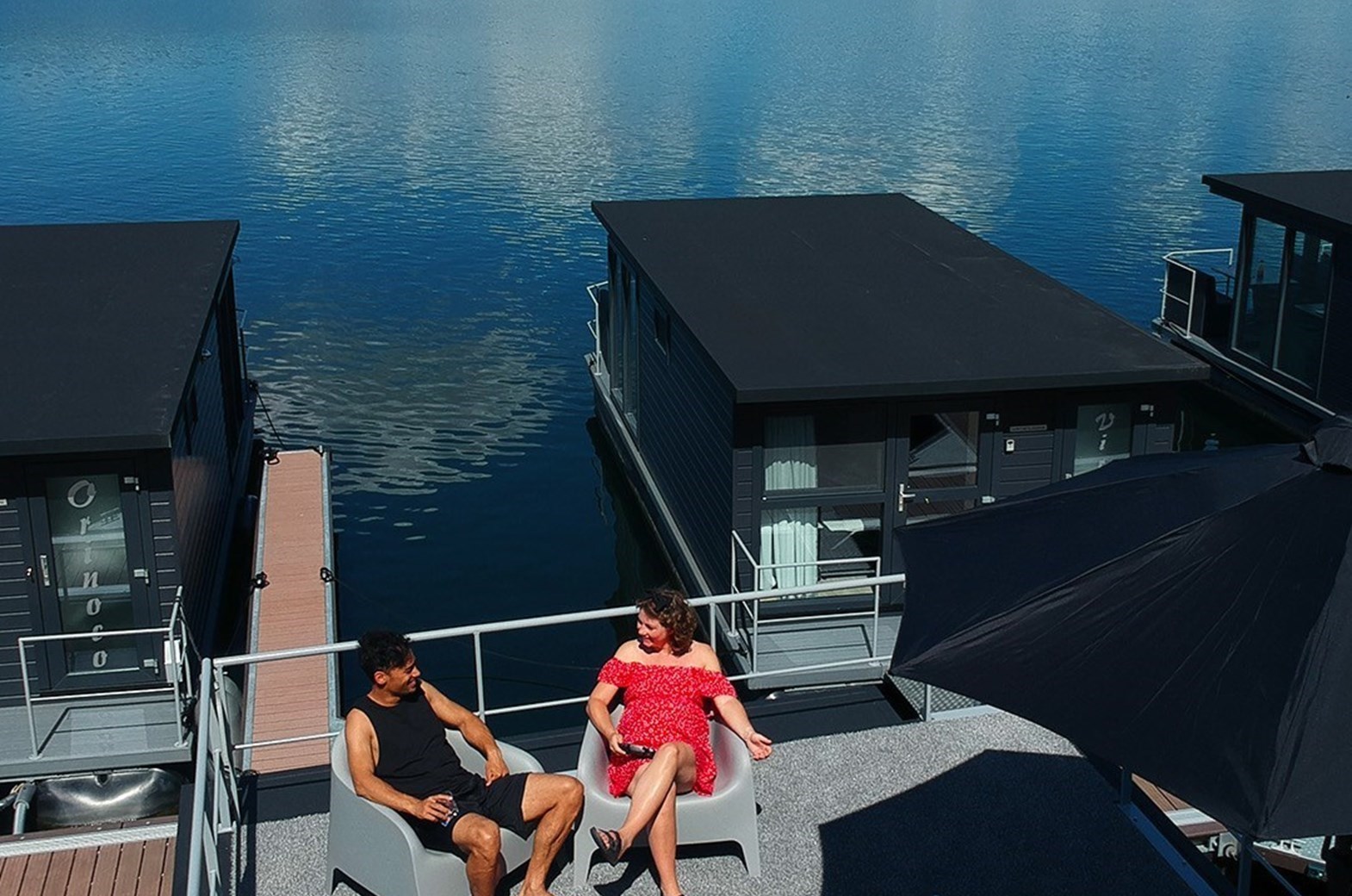 Houseboat met dakterras op de Mookerplas