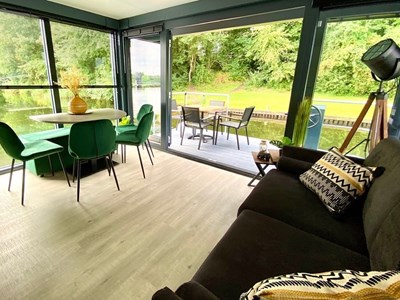 Houseboat met dakterras op de Mookerplas Houseboat met dakterras op de Mookerplas