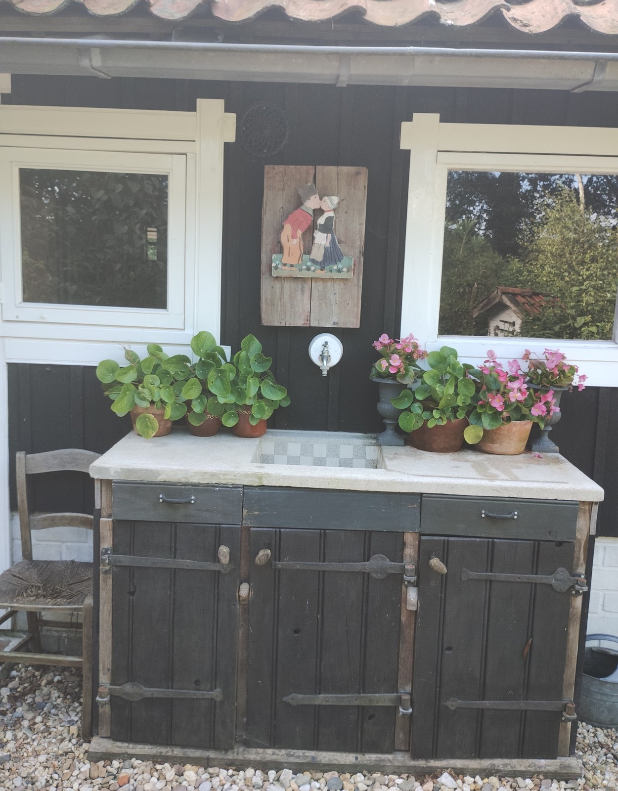 Overnachten in een oude houten Zweedse Stuga in Drenthe