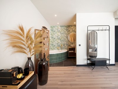 Luxe suite met hoekbad in een boutique hotel in de Achterhoek Luxe suite met hoekbad in een boutique hotel in de Achterhoek