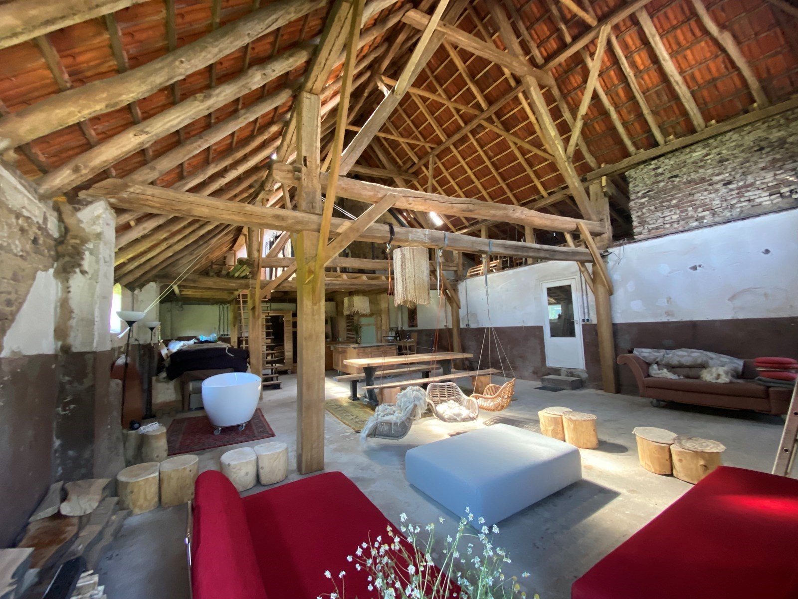 Wolhalla met buiten/binnen bad en vuurplaats