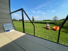 Uniek Tiny eco house in de vorm van een boomstam Uniek Tiny eco house in de vorm van een boomstam