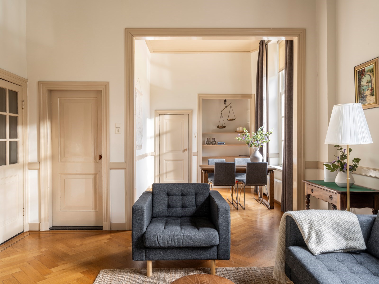 Voormalige Stalmeesterswoning met uitzicht op een 17eeuws kasteel