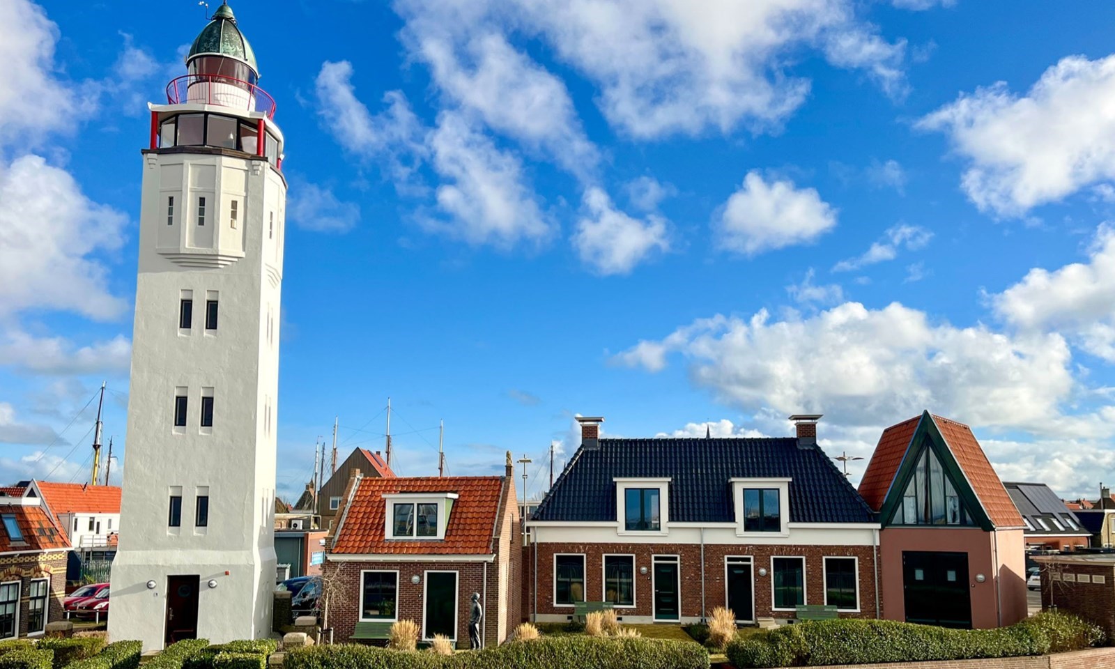 Vuurtorenwachtershuisje met uitzicht over de Waddenzee