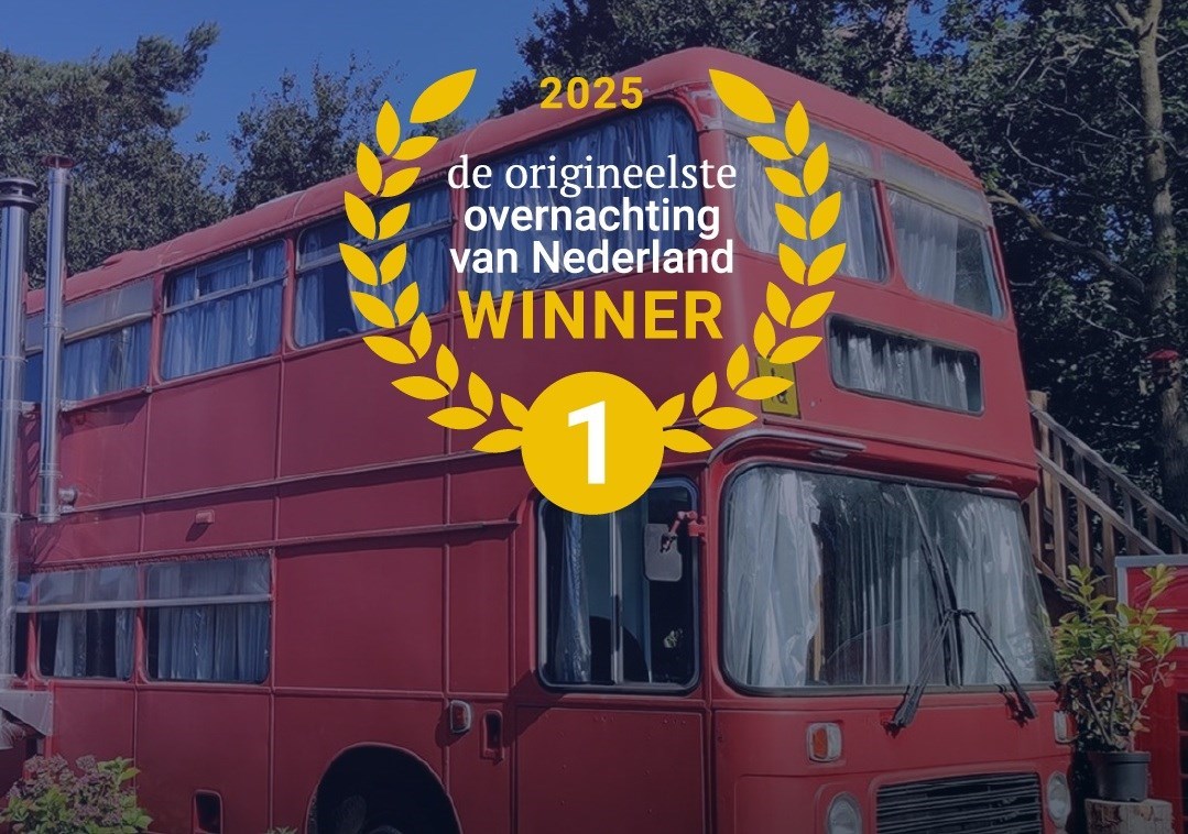 Overnachten in een Engelse Dubbeldekker met jacuzzi