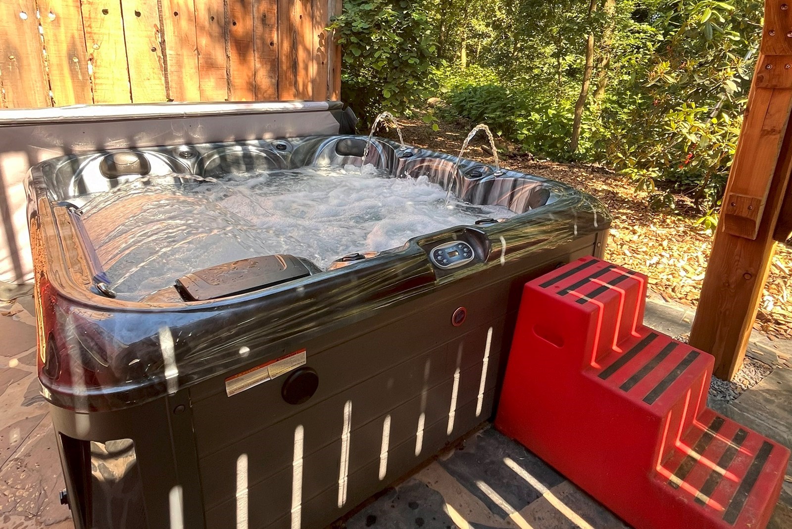 Overnachten in een Engelse Dubbeldekker met jacuzzi
