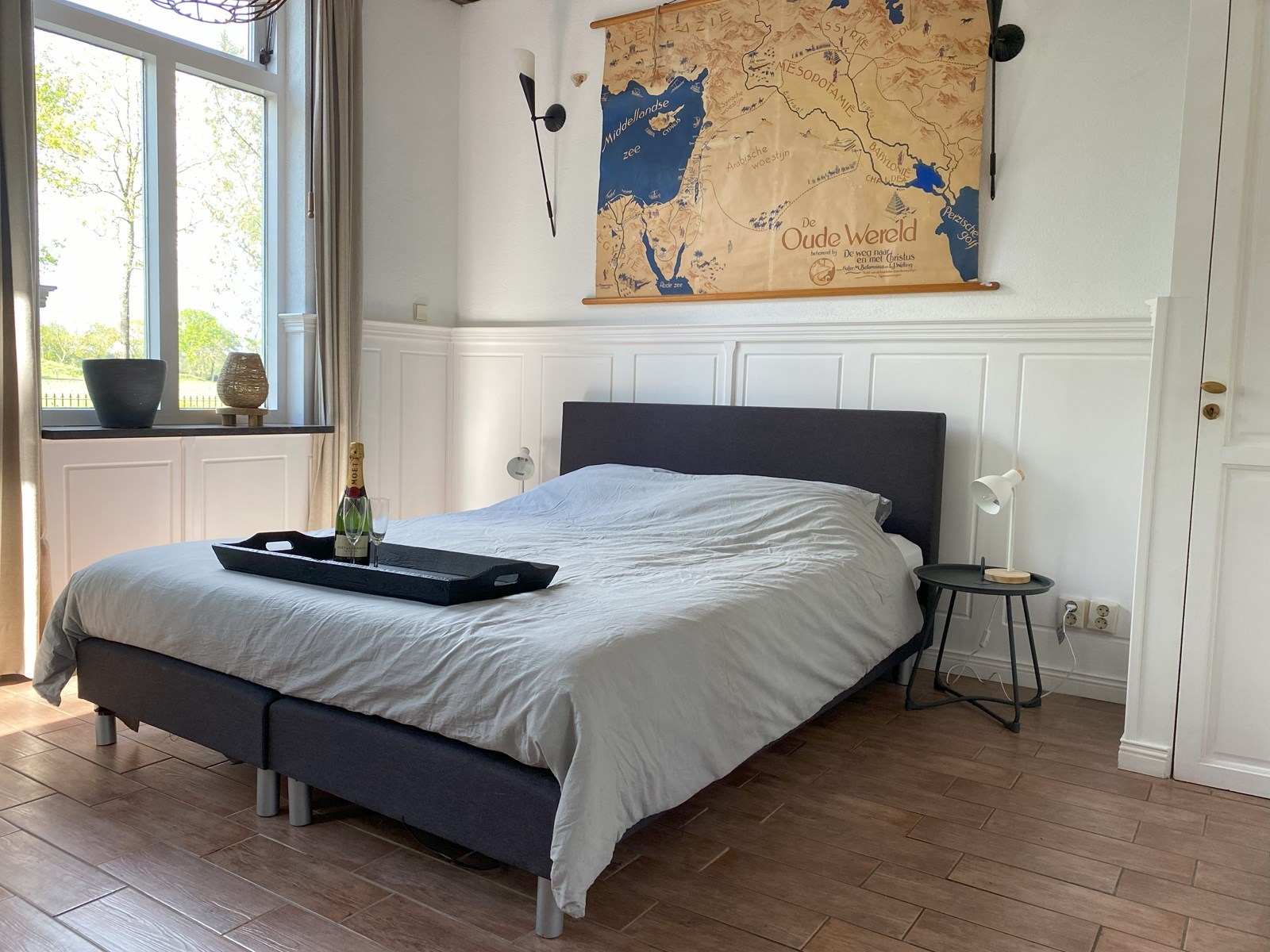 Overnachten in het voorhuis van een woonboerderij uit 1906