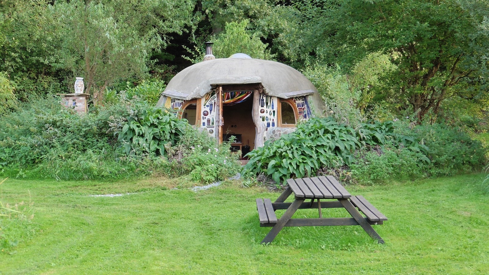 Slapen in een sprookjesachtig Hobbithuisje