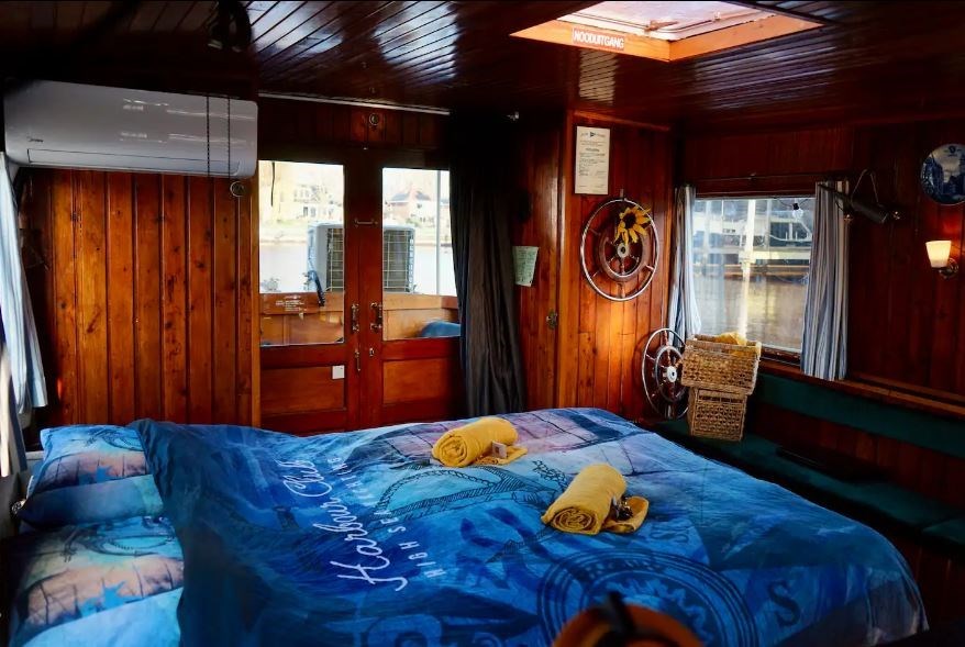 Unieke overnachting op een Salonboot uit 1931