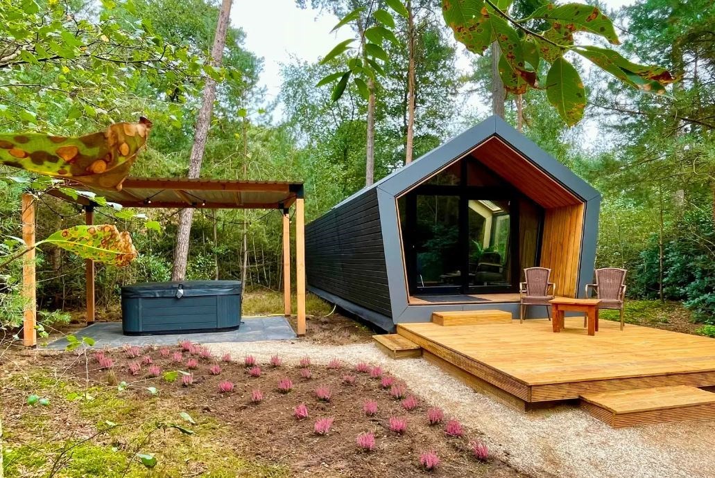 Diamant vorm Tiny house met jacuzzi