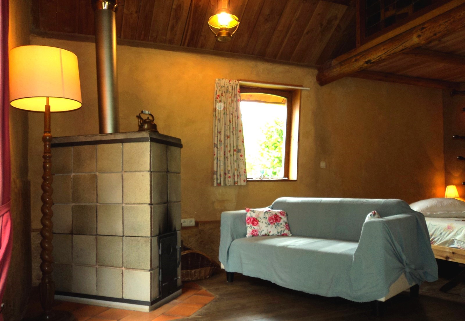 Eco-huisje in de natuur met sauna en tegelkachel