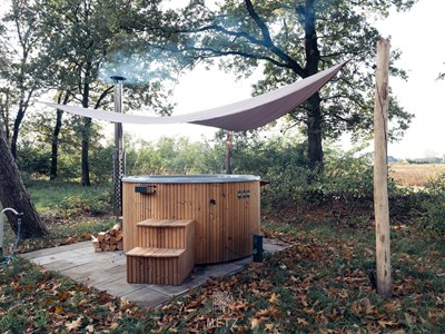 Origineel overnachten in een luxe Boslodge met je eigen privé hottub. Origineel overnachten in een luxe Boslodge met je eigen privé hottub.