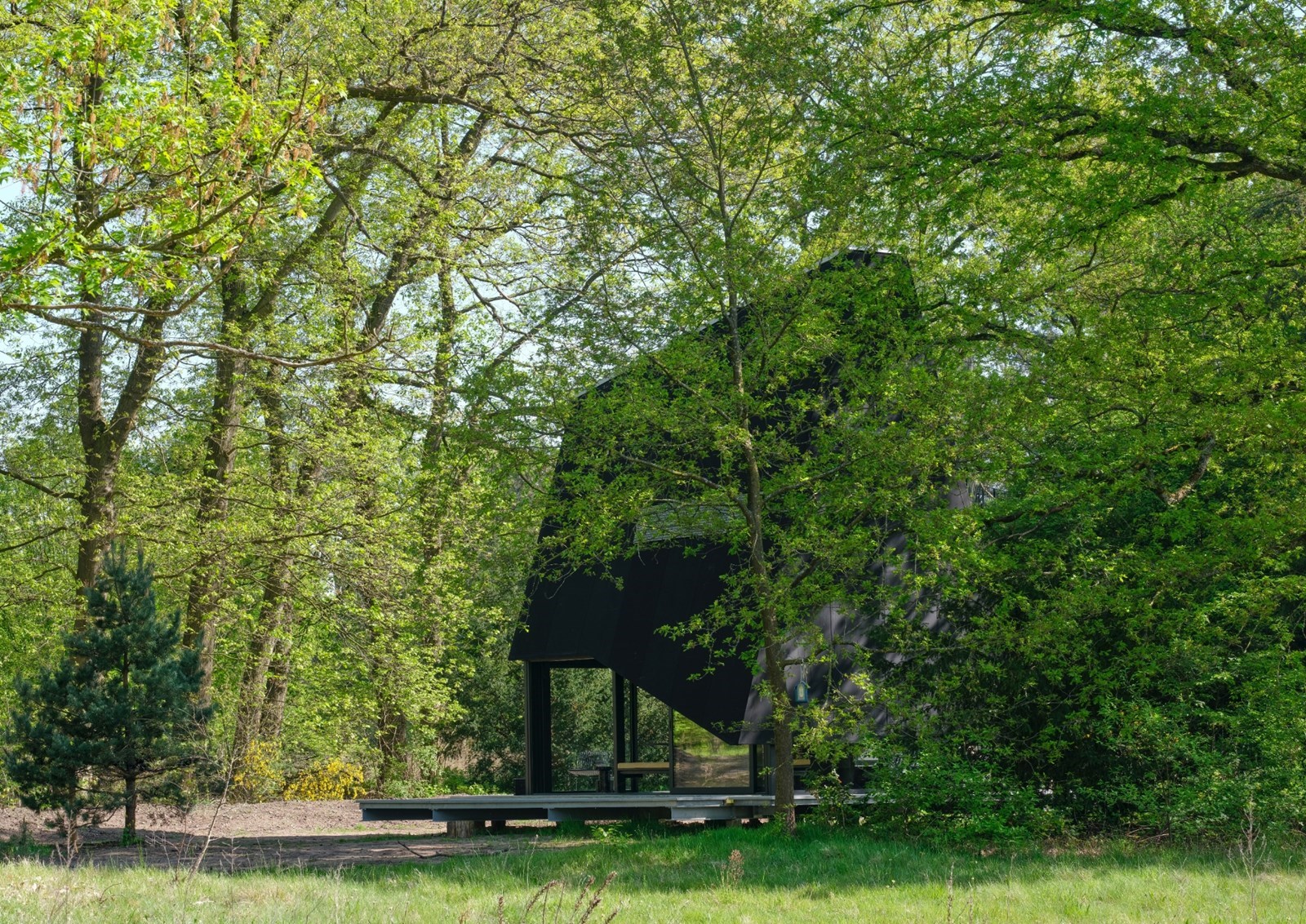 Architectonisch buitenverblijf midden op de Veluwe